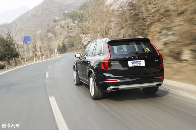 大众途锐对比沃尔沃xc90,大众途锐越野测试xc90