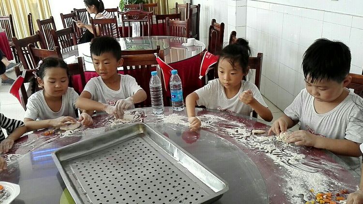 幼儿园毕业班夏令营活动,幼儿园大班毕业夏令营走进小学