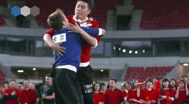 没糖陆地粉要集体脱坑？热巴比赛失误内疚不已，鹿晗全程又MAN又暖心