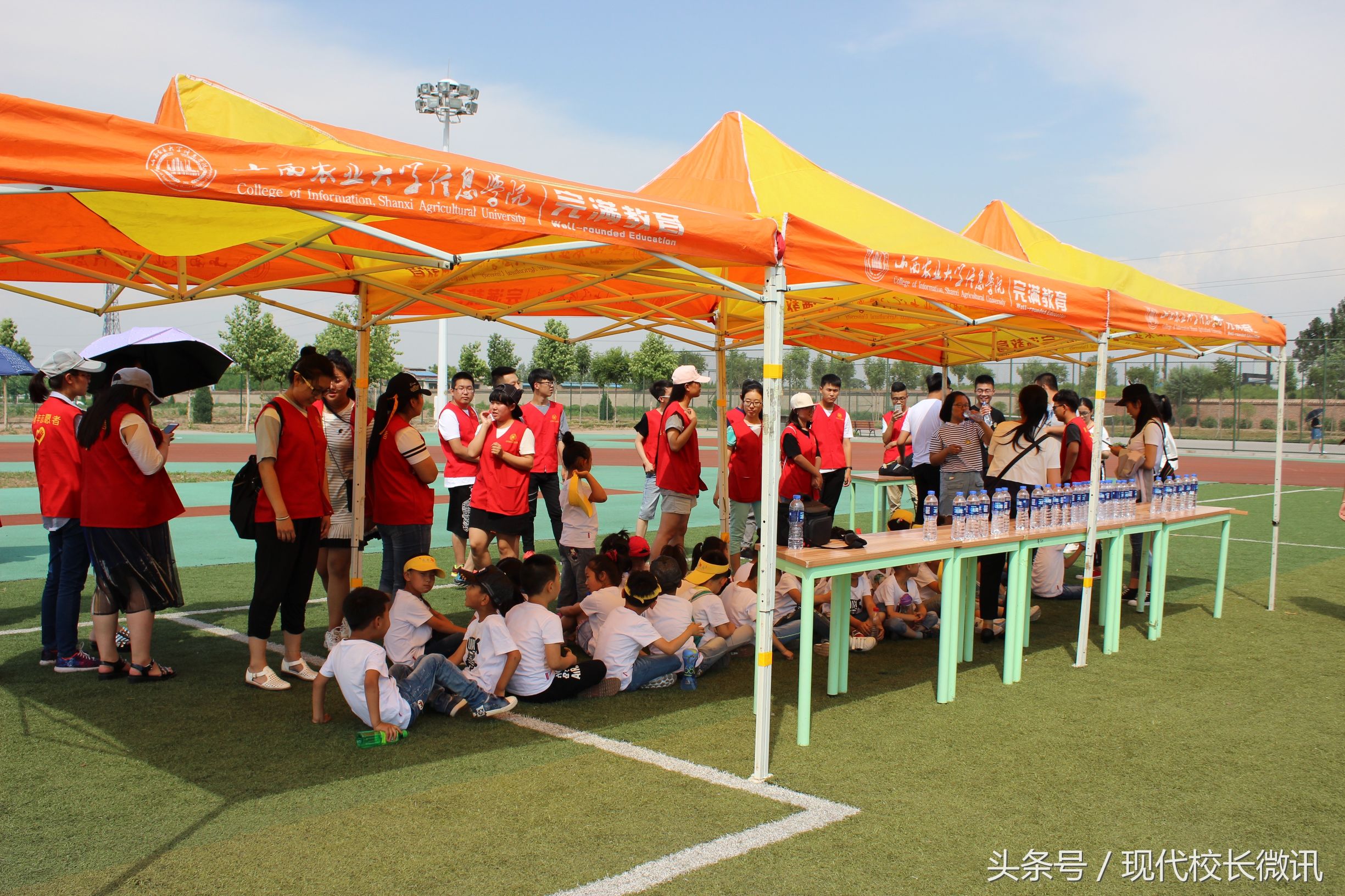 大手牵小手幼儿园户外游戏,大手牵小手手指游戏完整版幼儿园