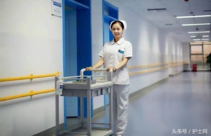 给异性备皮导尿看屁股……说说让女护士尴尬的操作