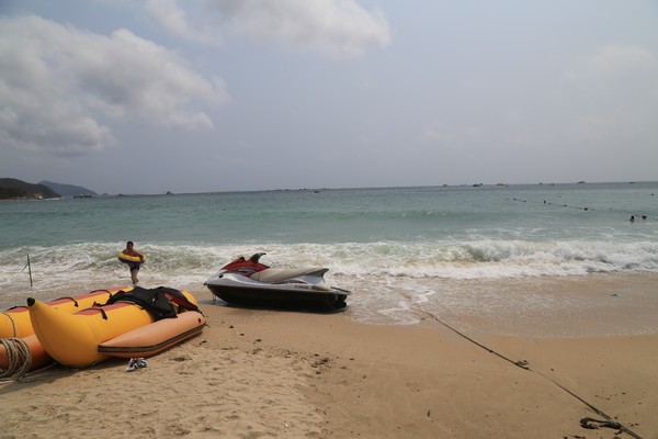 在三亚总有一片海属于一个人,在三亚椰梦长廊海边