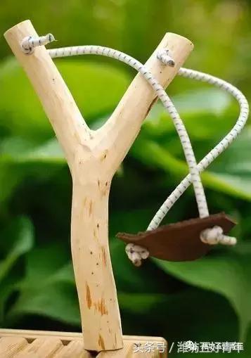 小时候玩的硬塑料子弹手枪,小时候玩的五款手枪