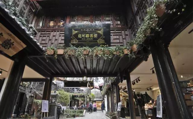 丽江这些有故事的小店,和那些江湖中的人!