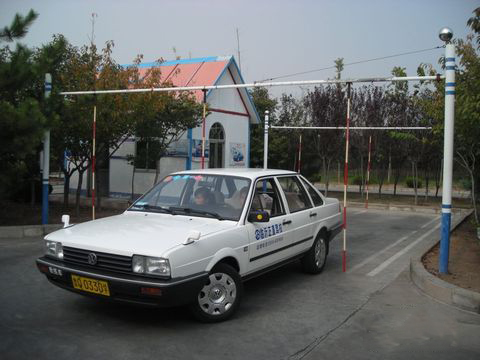 考试倒桩的最佳方法,学车倒桩技巧图解