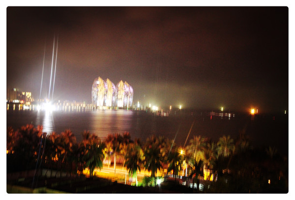 在三亚总有一片海属于一个人,在三亚椰梦长廊海边