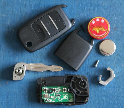 汽车折叠钥匙丢了配一把多少钱,汽车钥匙掉到水里以后还能使用吗