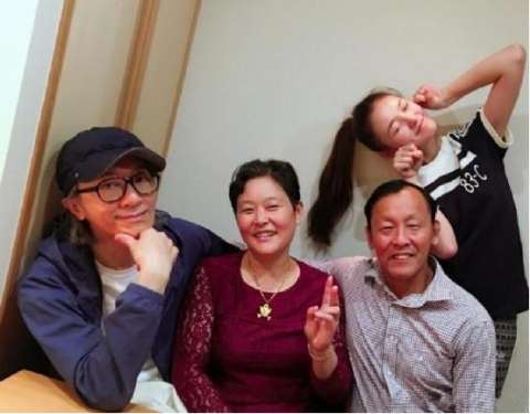 周星驰生日林允对星爷的评价,周星驰为林允庆生尽显老态