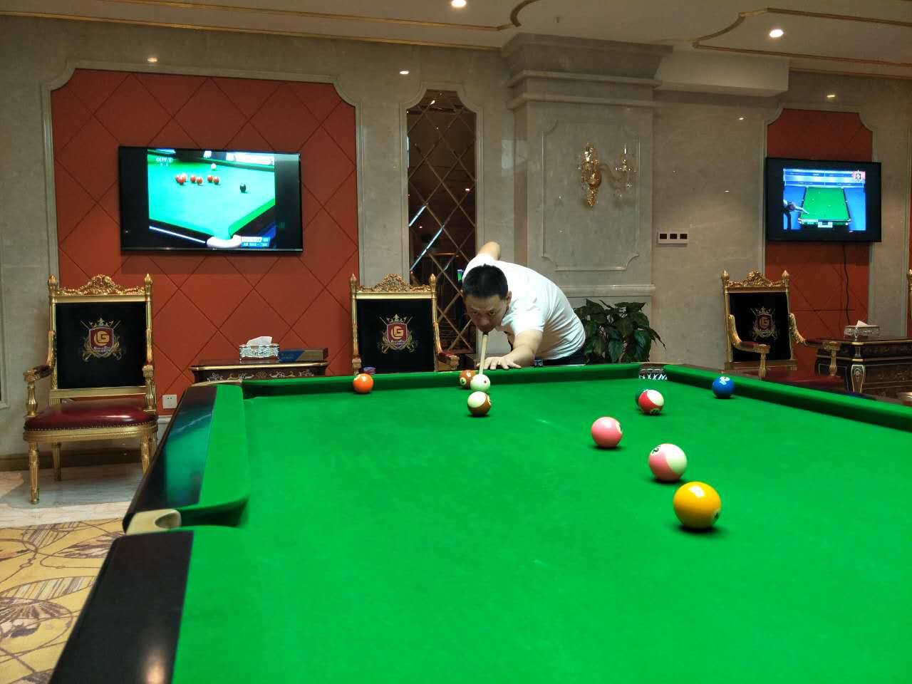 很帅的女的打台球的,听说打篮球的男生都很帅