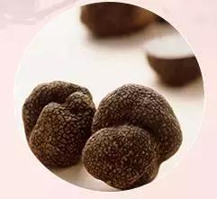 低价假冒化妆品对比,好多假的化妆品