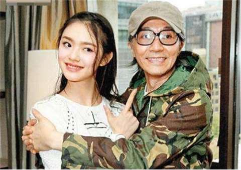 周星驰生日林允对星爷的评价,周星驰为林允庆生尽显老态