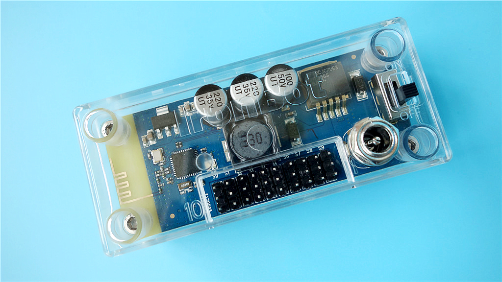 行进、踢球、摇头晃脑样样行，DIY、编程、智能交互个个棒