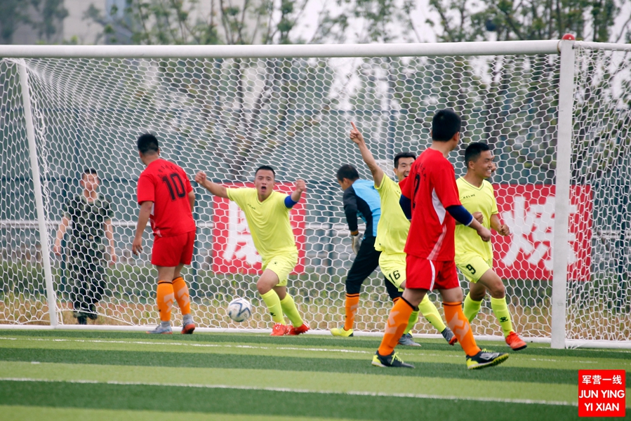 军营里的足球比赛,你从未见过的足球赛完整版