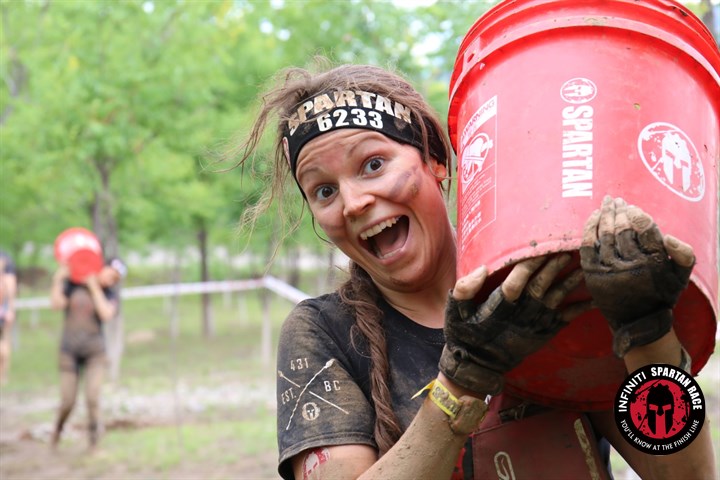 翻滚吧，青春—斯巴达痴肉记RollRollRoll