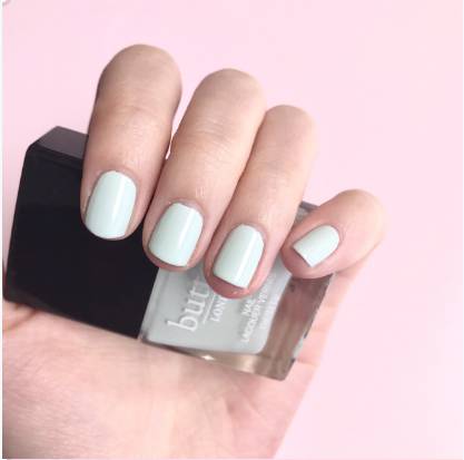 今年夏天指甲油,今年夏天流行什么颜色指甲油