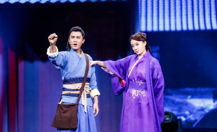 《喜剧总动员》蝉联收视霸主郭德纲黄健翔舌战斗法