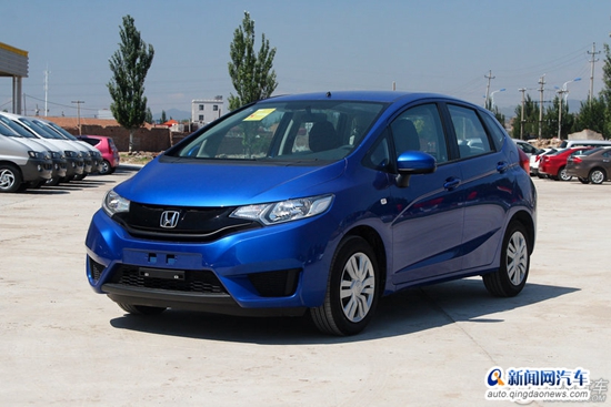 北京现代瑞奕15年手动,现代瑞奕两厢落地价