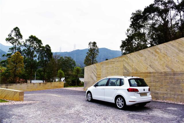 高尔夫嘉旅比高尔夫大多少,高尔夫与高尔夫嘉旅有什么区别