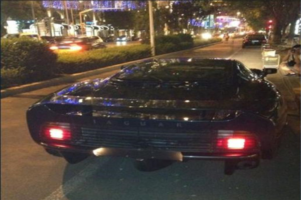 2010款布加迪威龙敞篷二手价格,100年布加迪老爷车值多少钱