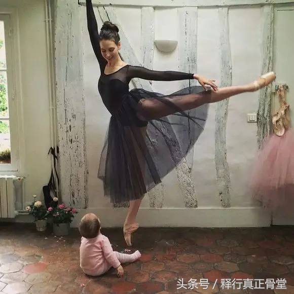 香港回归25年来的发展与变化,香港回归25周年带给我们的启示