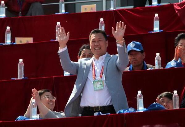 保定容大董事长痛哭,保定容大董事长哭的视频