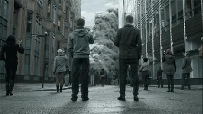 GIF,当你走在高山流水,要小心画地为牢!哈哈!走村庄里要小心!