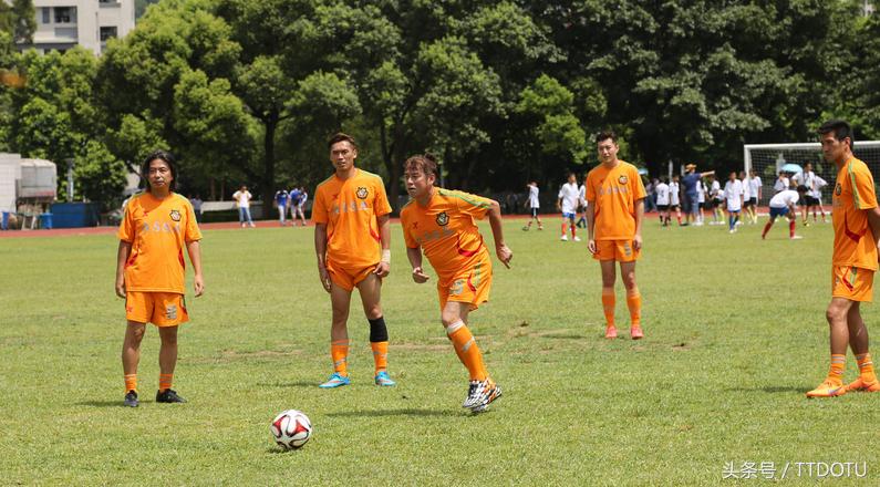 为了忘却的纪念：那些年的香港足球——香港回归二十周年