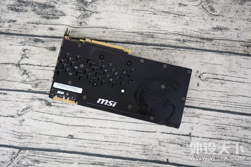 这才是游戏手机该有什么样的样子,微星宙斯盾钛3主机