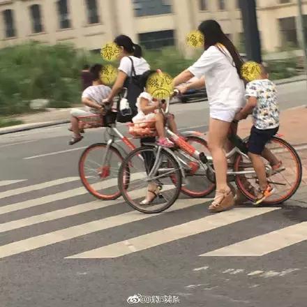 一夜风雨后，成都一白发爷爷的这个举动获赞无数！