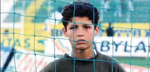 巅峰时期的c罗和梅西谁厉害,实话实说c罗和梅西谁更强