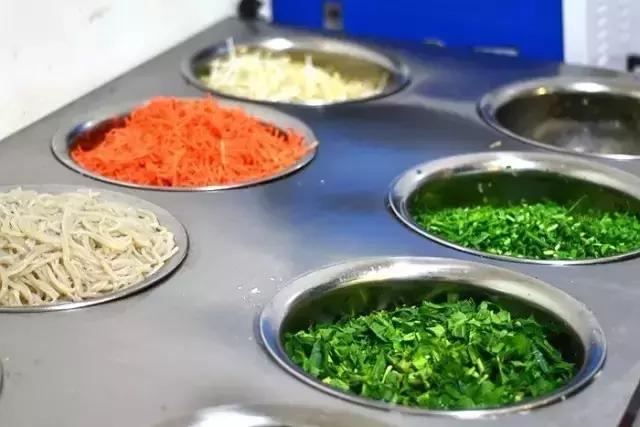 临沂史晓东将煎饼卖向全国,山东临沂哪有正宗杂粮煎饼