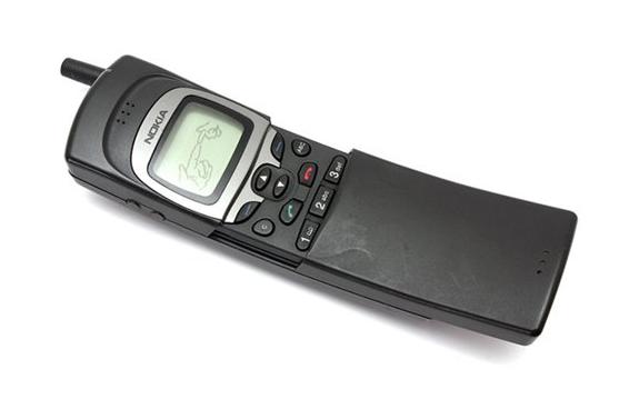 是什么让这家手机公司从“世界之巅”到“无人问津”？