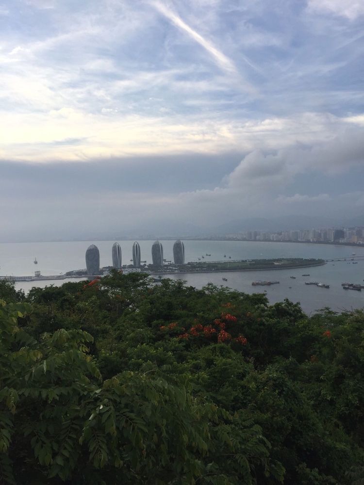 碧海蓝天亚龙湾,三亚美丽的亚龙湾