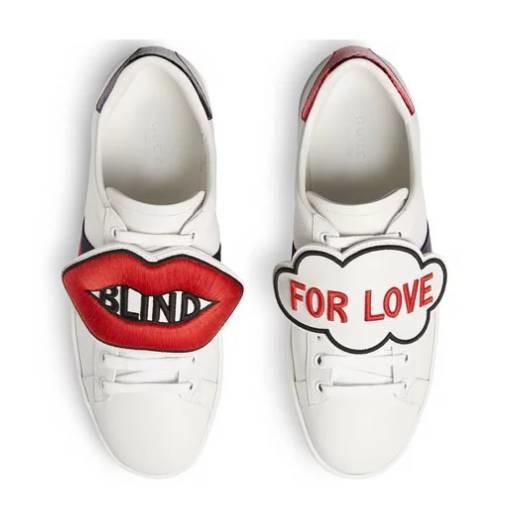 杨幂一口气买了十双的鞋,杨幂穿的薄荷绿运动鞋