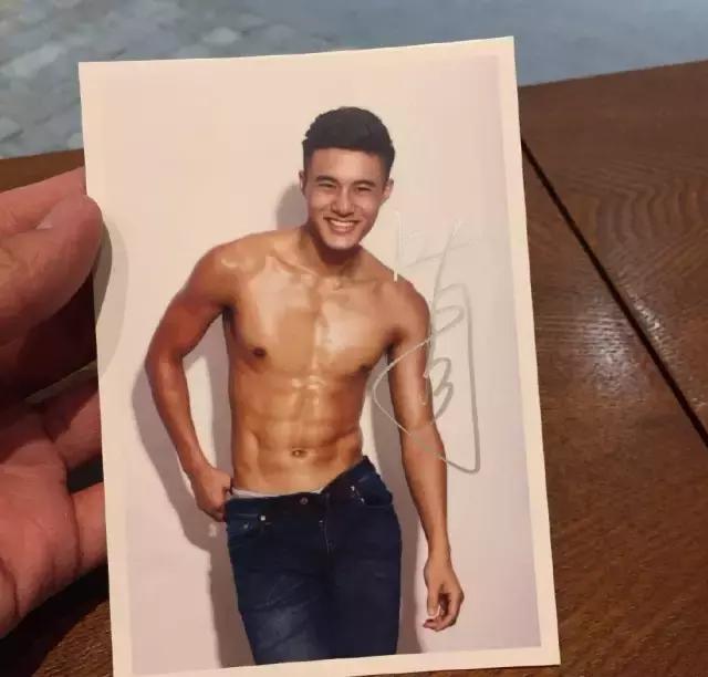 00后大学生当男模,211大学生当男模