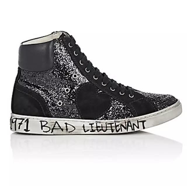 杨幂一口气买了十双的鞋,杨幂穿的薄荷绿运动鞋