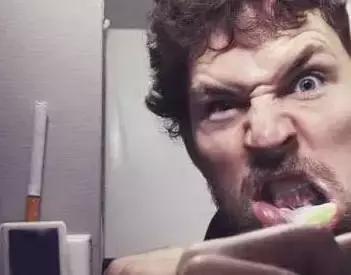 小孩牙齿缝隙大是什么原因,40岁女性牙齿缝隙变大是什么原因