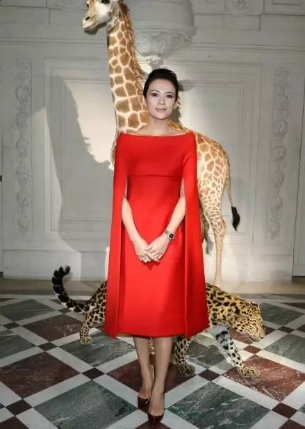 章子怡巴黎时装周白色休闲,章子怡米兰时装周白色裤裙