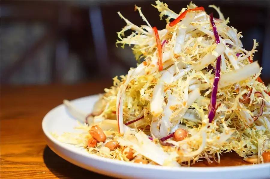 蒙眼用剪刀做面，服了！这么牛X的店居然系佛山的10年老字号！东家好吃才是硬道理！