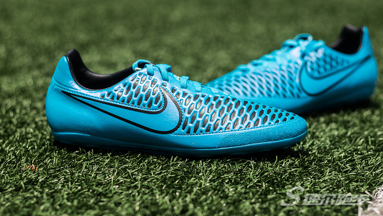 足球入门球鞋推荐,地毯草适合哪种球鞋