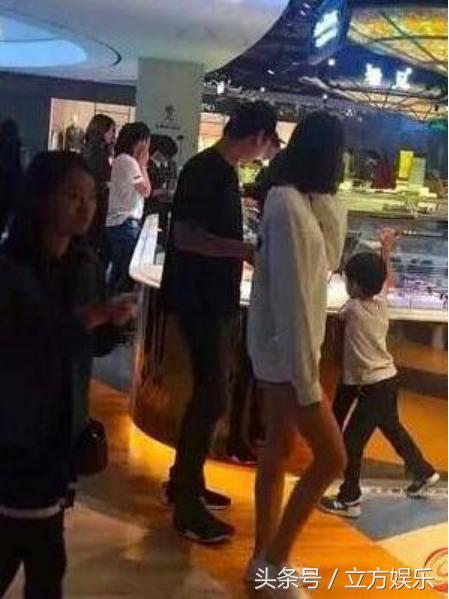 王思聪前任豆得儿现在怎么样了,王思聪豆得儿牵手散步