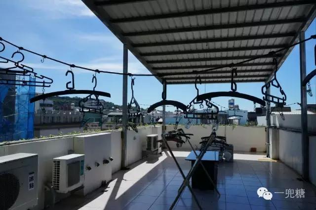 只有飘窗没有阳台晾衣服怎么办,高层没有阳台如何晾衣服