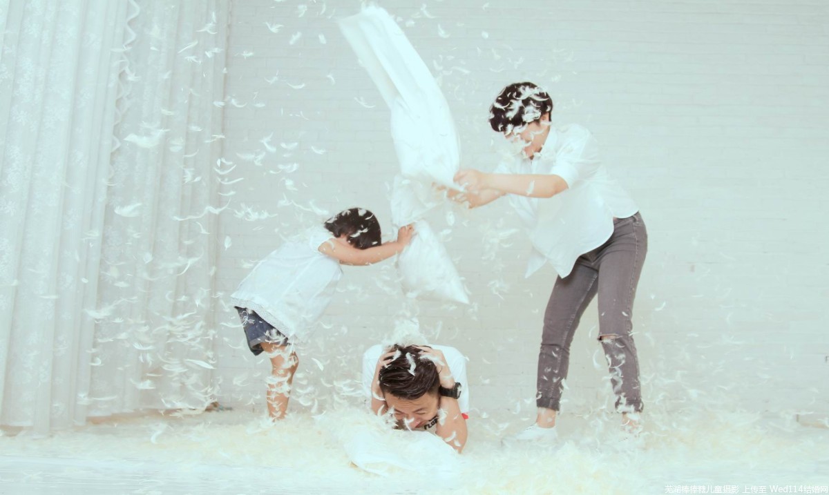 枕头选不好失眠,颈椎压迫神经睡软枕头还是硬枕头