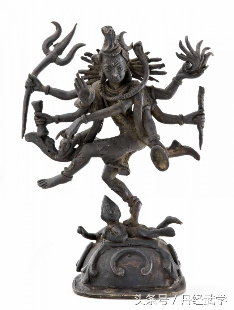 印度主神湿婆创造了瑜伽体式,印度瑜伽之光