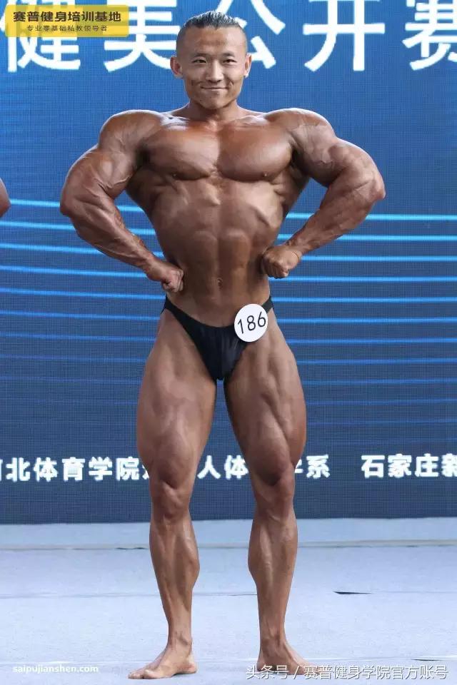 健美冠军的健身之路,小伙坚持健身9年增重70斤变健美