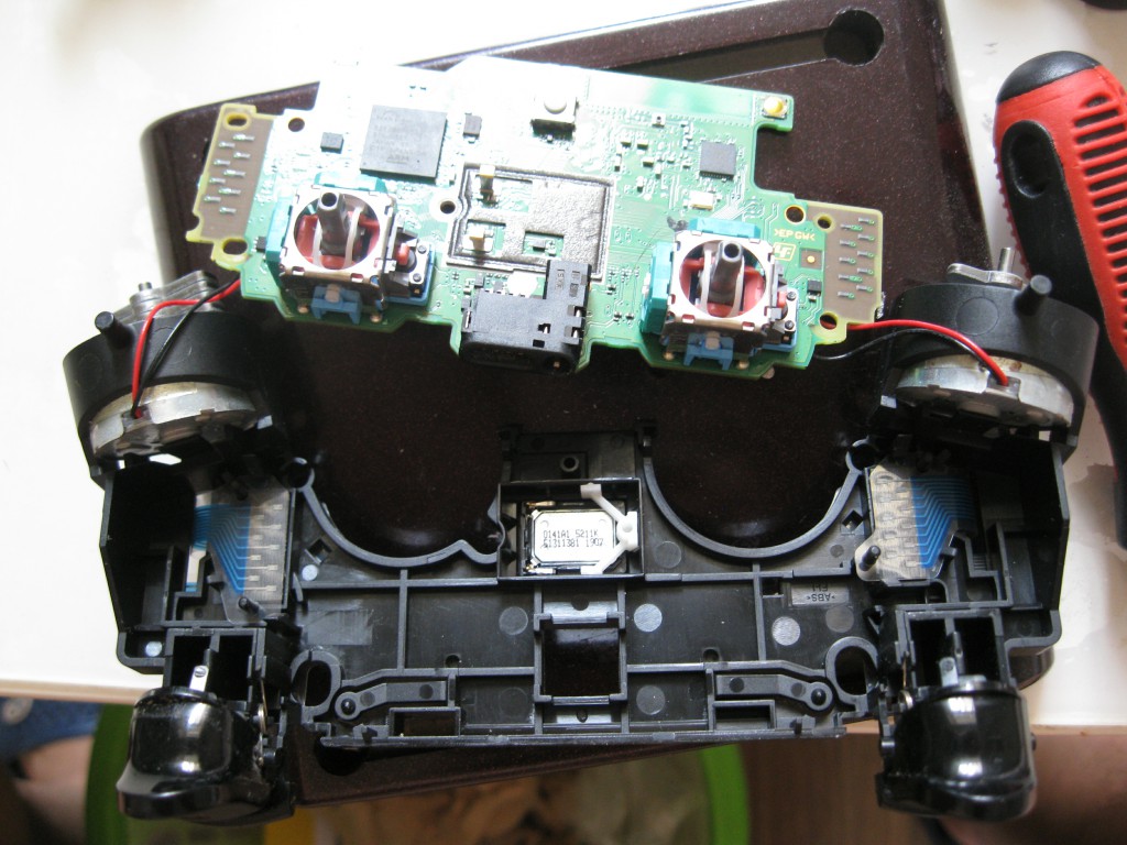 胡撕乱拆系列——索尼*法大**SONYPS4手柄拆机及真-摇杆更换