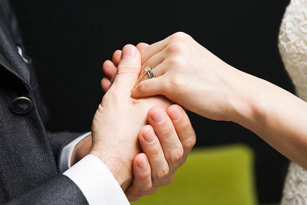 订婚前犹豫是恐婚吗,男朋友恐婚该怎么处理