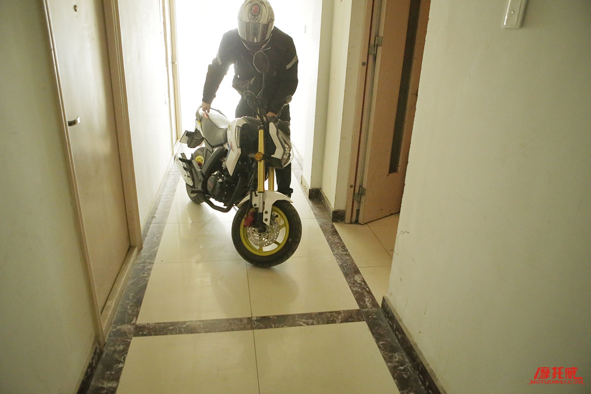 《原创试驾》城市运动小MINI力帆KPMINI摩托车试驾