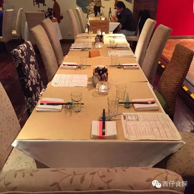 Bistro红墙小馆:繁星点点小酌处深幽院落瓦块鱼