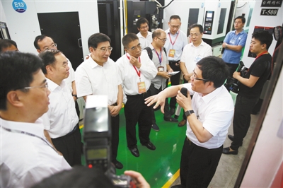 华中系统8型,华中8型与9型区别